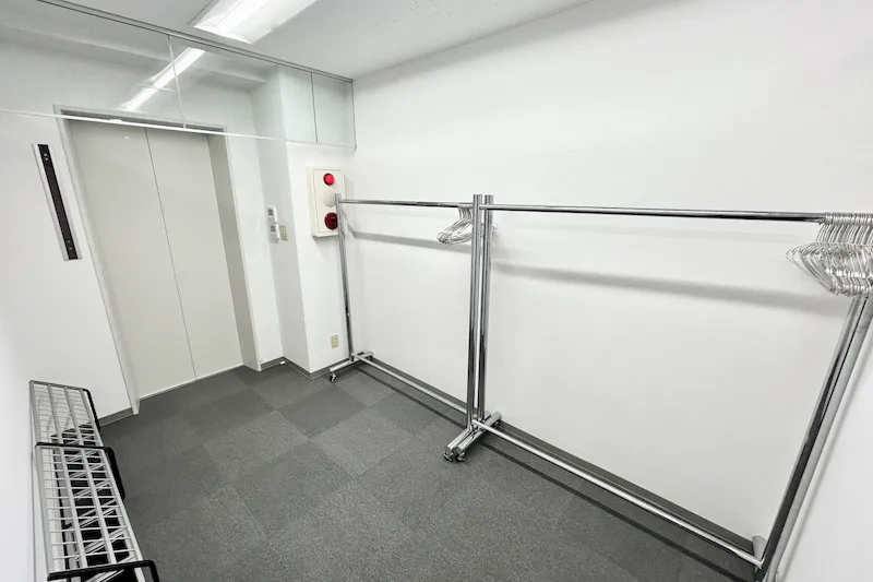 【TIME SHARING 渋谷｜渋谷駅1分】収容人数 着席52名｜無料のモニター・マイクなど什器が充実したイベントスペース