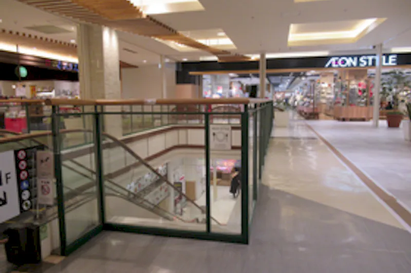 【イオンモール秋田】1F オアシス前