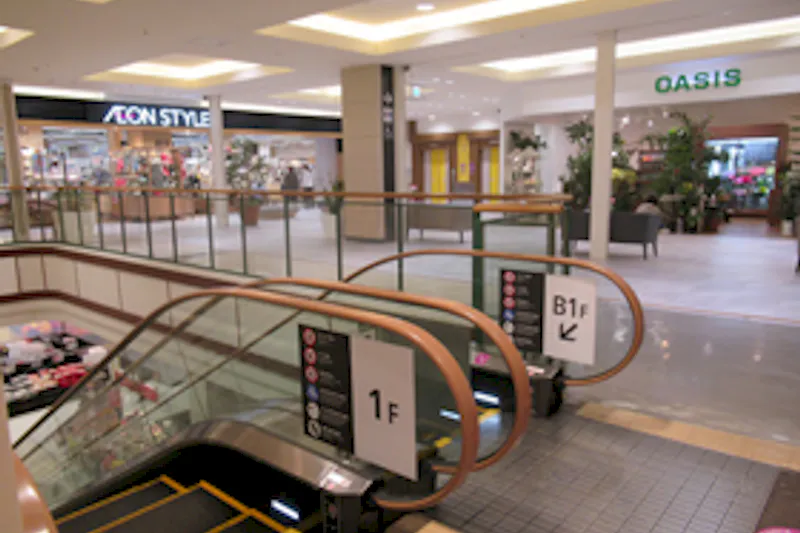 【イオンモール秋田】1F オアシス前