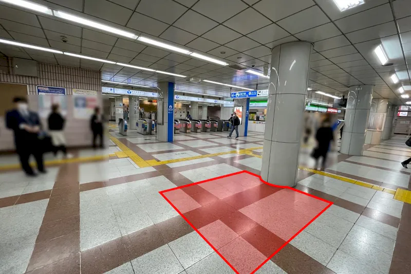 【横浜市営地下鉄ブルーラインあざみ野駅】各種プロモーションに最適な駅ナカの券売機横スペース