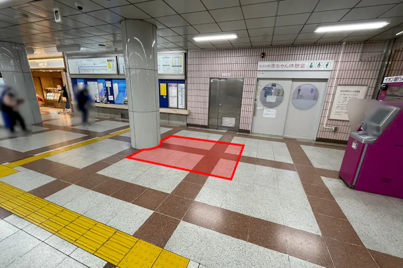 【横浜市営地下鉄ブルーラインあざみ野駅】各種プロモーションに最適な駅ナカの券売機横スペース