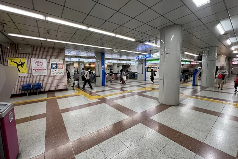 【横浜市営地下鉄ブルーラインあざみ野駅】各種プロモーションに最適な駅ナカの券売機横スペース