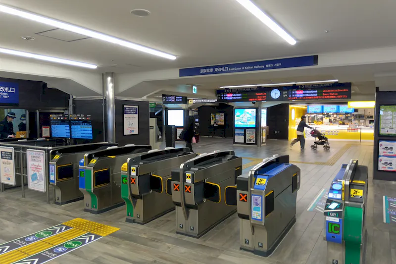 【京阪電鉄 枚方市駅｜50%OFFキャンペーン実施中】販促イベントや物販に最適な駅改札内のイベントスペース