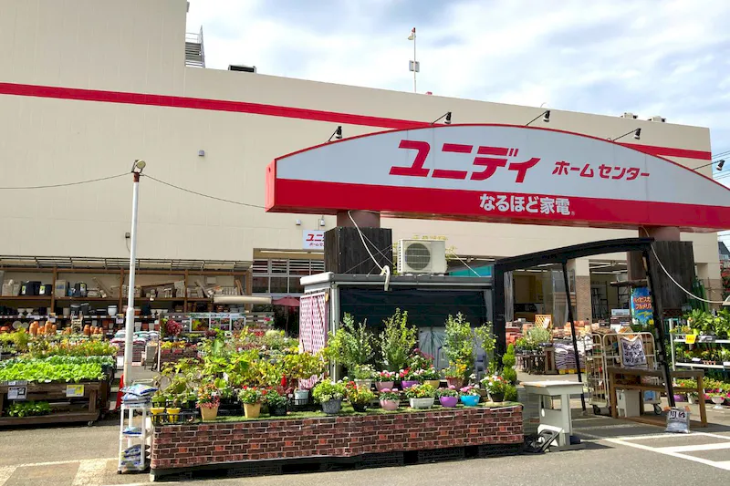 【ユニディ松戸ときわ平店】2階エスカレーター横階段前　物販やプロモーションに最適なホームセンター内エスカレーター横の催事イベントスペース