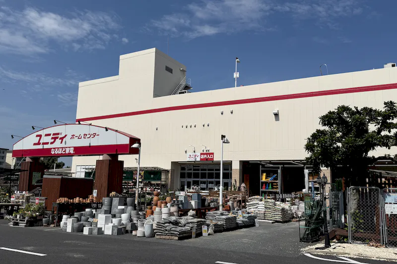 【ユニディ松戸ときわ平店】2階エスカレーター横階段前　物販やプロモーションに最適なホームセンター内エスカレーター横の催事イベントスペース
