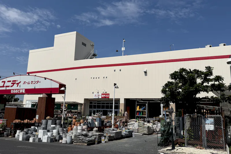 【ユニディ松戸ときわ平店】2階エスカレーター横階段前　物販やプロモーションに最適なホームセンター内エスカレーター横の催事イベントスペース