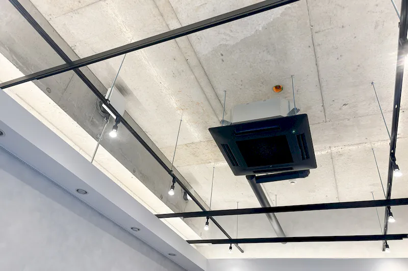 【本町駅5分】撮影やポップアップストア、展示会に適した自然光差し込む明るい路面に面したレンタルスペース