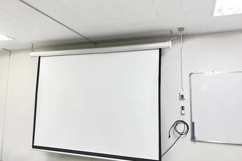 【高崎白銀ビル貸会議室】第一会議室 3名掛け最大60名収容・設備無料の96㎡イベントスペース｜販売利用OK