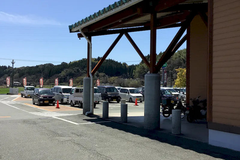 【ダイナム山鹿店ゆったり館｜割引キャンペーン実施中】プロモーションイベントに最適なアミューズメント施設のイベントスペース（店舗正面側）