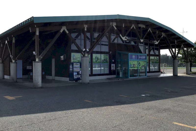 【ダイナム水沢店ゆったり館｜割引キャンペーン実施中】キッチンカーやプロモーションに最適なアミューズメント施設のイベントスペース(店舗駐車場①）