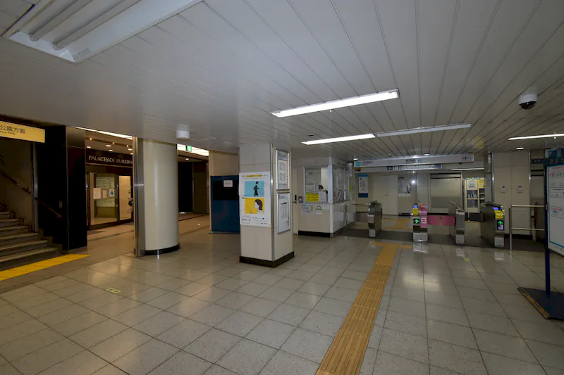※5日間利用で1日無料※【竹橋駅直結／パレスサイドビルディングB2F】物販や食物販に最適な竹橋駅改札横にあるオフィスワーカーや通勤者の行き来が盛んなイベントスペース