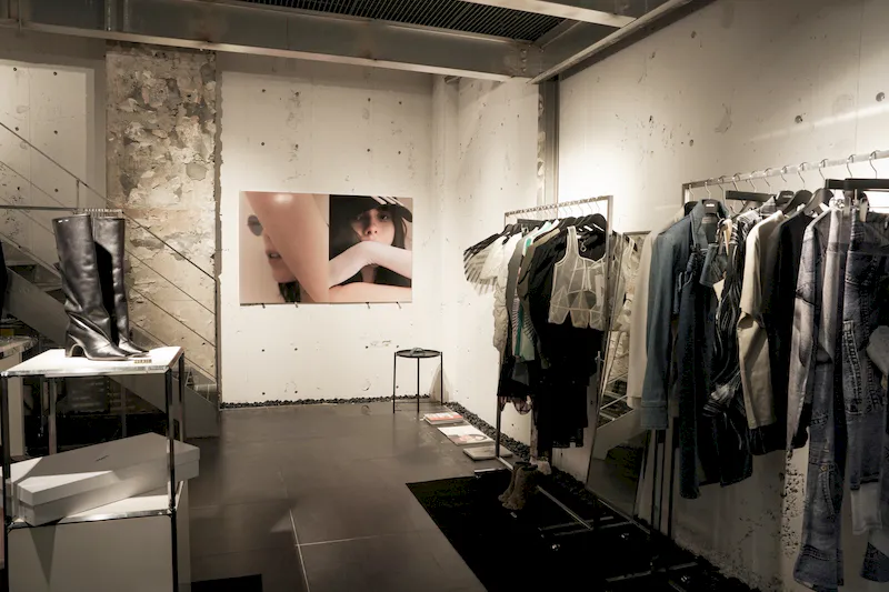 【表参道・南青山エリア 】アパレル展示会・アート展等のギャラリー用途、撮影用途に最適。 桜が美しいテラス・1F・B1・ロフトが利用可能なイベントスペース