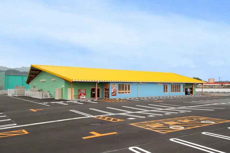 【ダイナム福岡嘉麻店｜割引キャンペーン実施中】キッチンカー出店やプロモーションイベントに最適なアミューズメント施設のイベントスペース