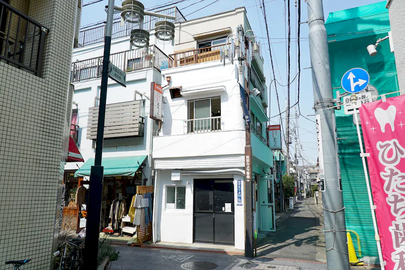 【大岡山駅2分】ポップアップや展示会、物販に最適な路面窓ガラスの大岡山北本通り商店沿い1棟貸しのスペース