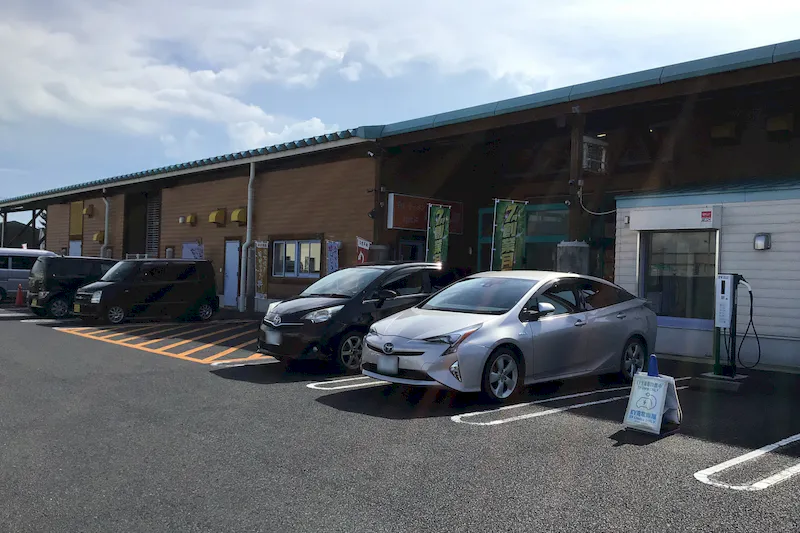 【ダイナム出雲店｜割引キャンペーン実施中】キッチンカーや各種プロモーションに最適なアミューズメント施設のイベントスペース（食堂横）