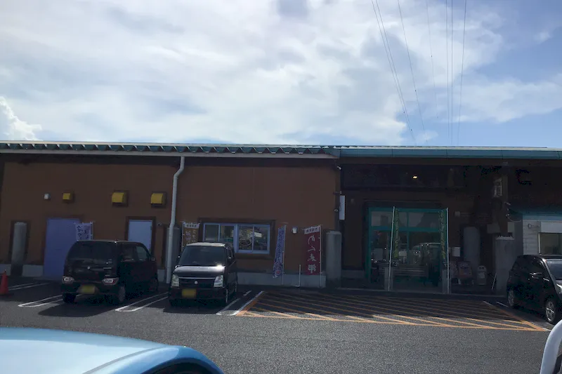 【ダイナム出雲店｜割引キャンペーン実施中】キッチンカーや各種プロモーションに最適なアミューズメント施設のイベントスペース（食堂横）