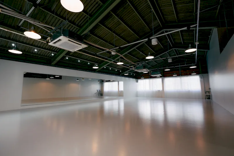 【目白駅3分】ポップアップストアや展示会に最適な天高5mの開放的な倉庫をリノベしたレンタルスペース