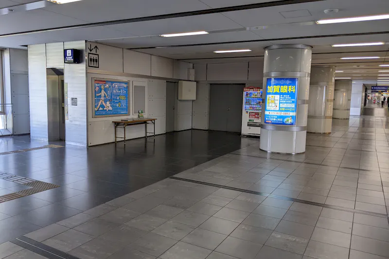 【京阪電鉄 寝屋川市駅｜50%OFFキャンペーン実施中】販促イベントや物販に最適な通行量の多い改札内コンコースイベントスペース