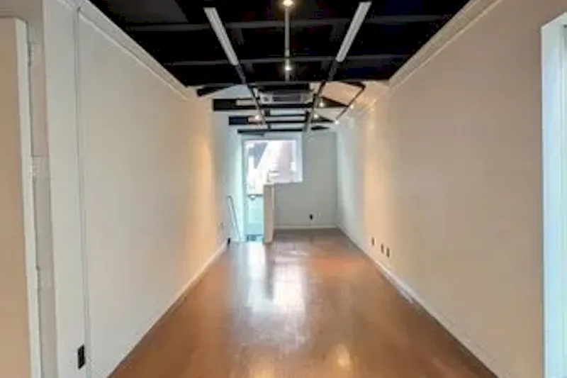 【浅草橋駅1分】展示会やワークショップに適した自然光が入り込むシンプルで使い勝手がいいスペース