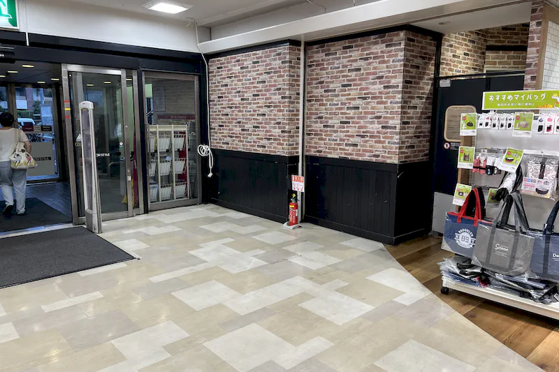 【イオンスタイル東神奈川】販売促進活動や物販に適した入口付近の通行客の多いスペース（銀だこ前）