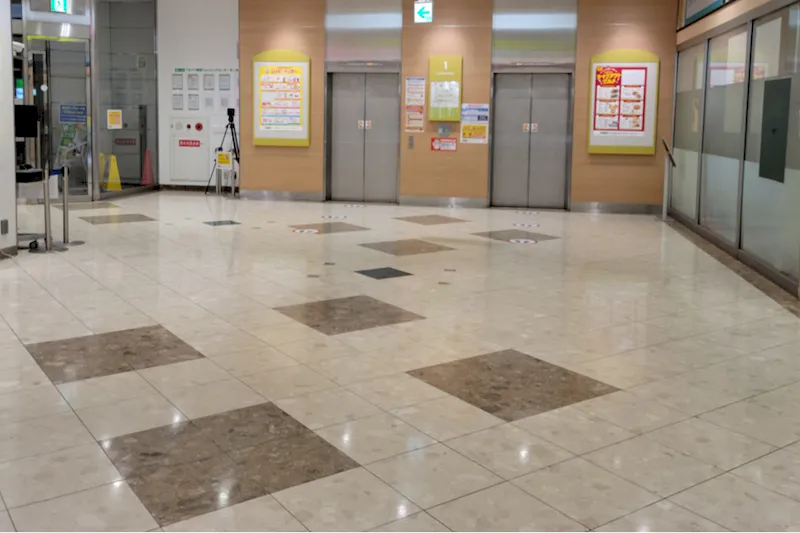 【ベルファ都島】フードコートエレベーター前