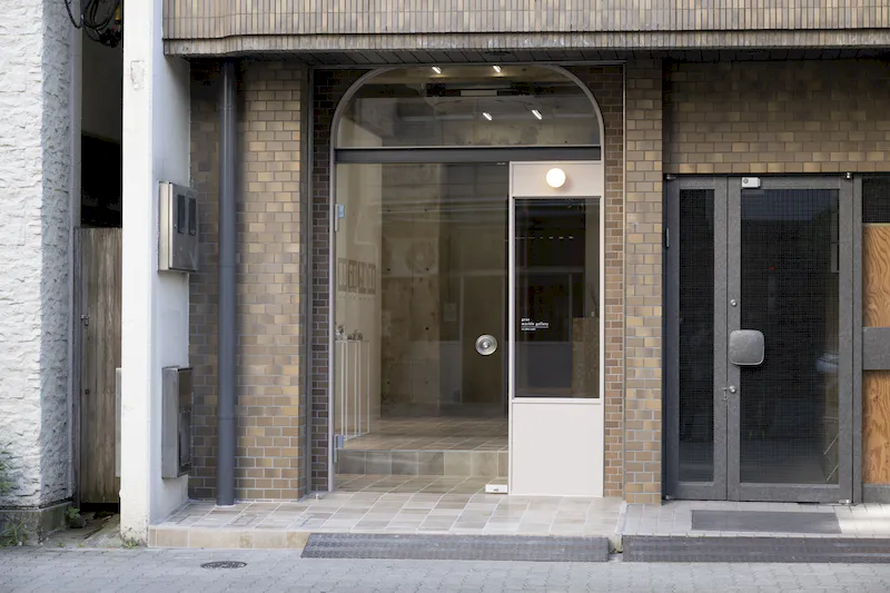 【新御徒町駅4分】個展やグループ展等のアート展やアパレルのポップアップストア、展示販売会に最適な視認性の良い路面のギャラリースペース