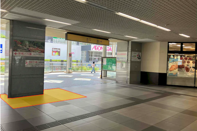 【八千代緑が丘駅】プロモーションや食物販に最適な人流の多い改札前スペース①（南側・改札外）