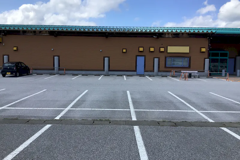 【ダイナム滋賀湖北店｜割引キャンペーン実施中】キッチンカーや各種プロモーションイベントでの出店に最適なアミューズメント施設のイベントスペース