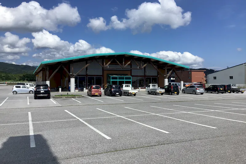 【ダイナム滋賀湖北店｜割引キャンペーン実施中】キッチンカーや各種プロモーションイベントでの出店に最適なアミューズメント施設のイベントスペース