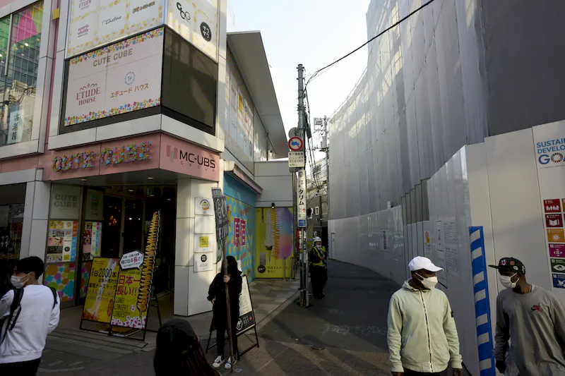 【明治神宮前〈原宿〉駅3分】アパレルのポップアップストアや展示会場に適している隠れ家立地のイベントスペース（トイレ、キッチン完備）（エレベーター無）