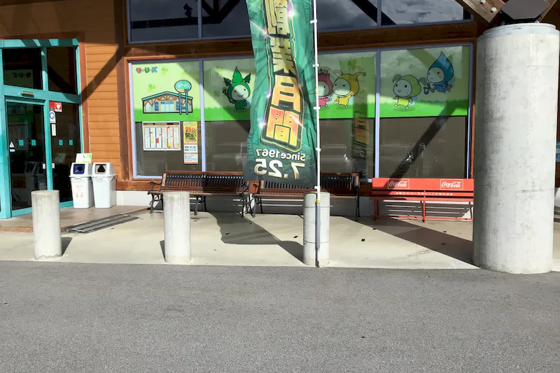 【ダイナム長野茅野店ゆったり館｜割引キャンペーン実施中】物販や各種プロモーションイベントでの出店に最適なアミューズメント施設のイベントスペース（正面出入口右側）