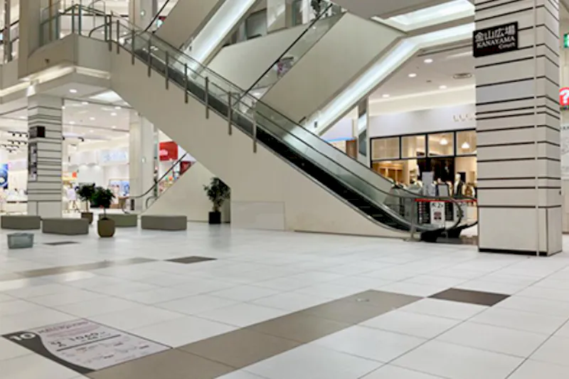 【イオンモール熱田*】1F　金山広場　南