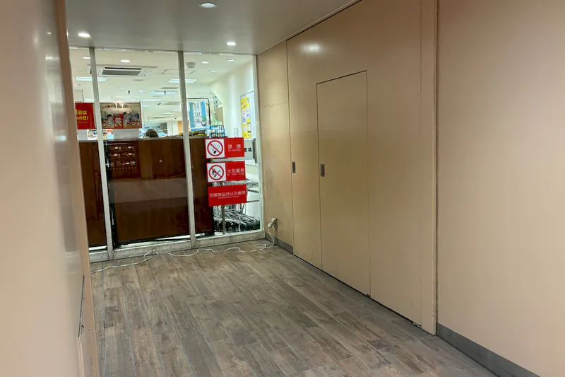 【Wing Kitchen京急鶴見】★京急鶴見駅直結★１階京急ストア入口前 イベントスペース（約３坪）