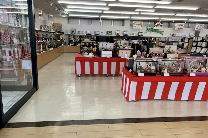 【ギフトプラザ古川店】物販ポップアップストア会場やアパレル・ファッション関連の展示会、携帯キャリアの出張プロモーションイベントに適したギフトショップ内入口付近のイベントスペースA(in shop)の画像