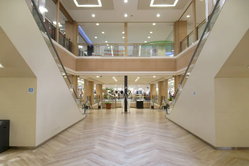 【イオンモール秋田】2F  未来屋書店前