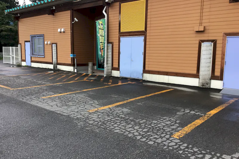 【ダイナム山形長井店｜割引キャンペーン実施中】キッチンカーに最適なアミューズメント施設のイベントスペース(広域駐車場）