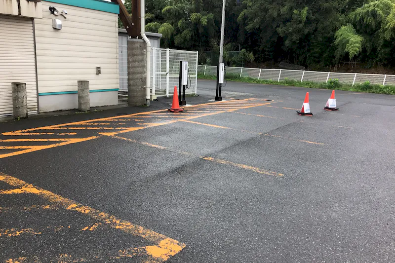 【ダイナム山形長井店｜割引キャンペーン実施中】キッチンカーに最適なアミューズメント施設のイベントスペース(めん六側）