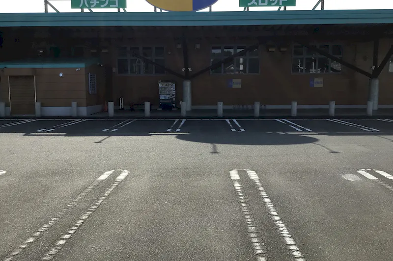 【ダイナム福島いわき錦店｜割引キャンペーン実施中】キッチンカーの開催に最適なアミューズメント施設のイベントスペース