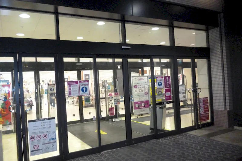 【イオンスタイル品川シーサイド】食物販や出張販売に利用可能な1F中央入口風除室イベントスペース