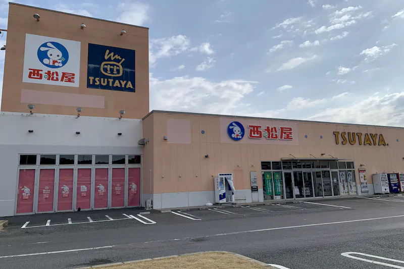 【TSUTAYA 鴨川店】物販やプロモーションの実施可能な店頭入口イベントスペース