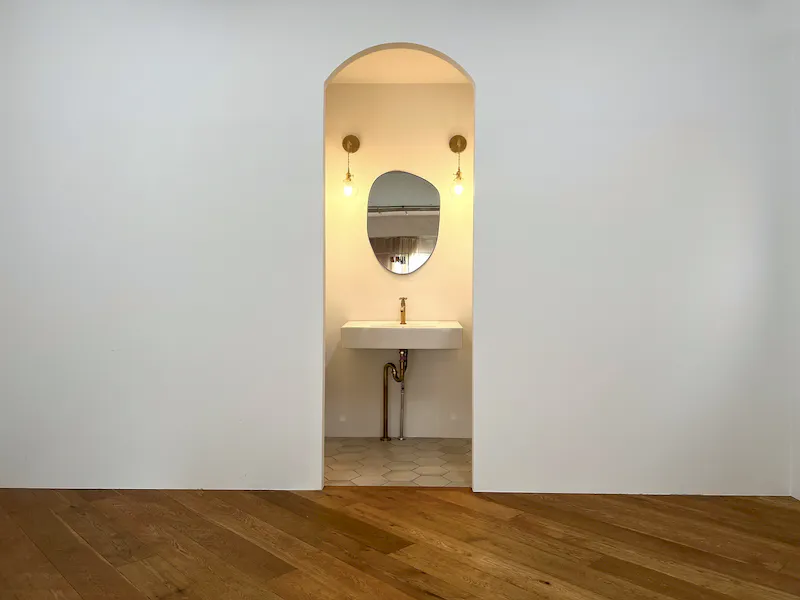 アーチの壁