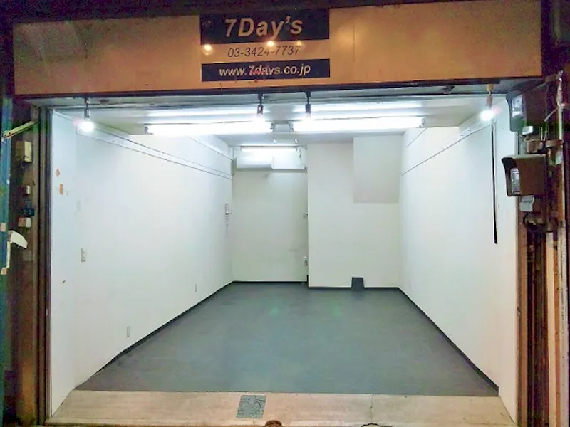 【人形町駅3分】下町情緒の残る商店街にある路面の貸店舗⑤の画像2