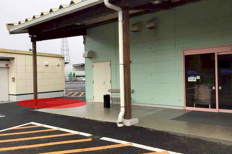 【ダイナム茨城水戸東店ゆったり館｜割引キャンペーン実施中】プロモーションイベントに最適なアミューズメント施設のイベントスペース（出入口横）
