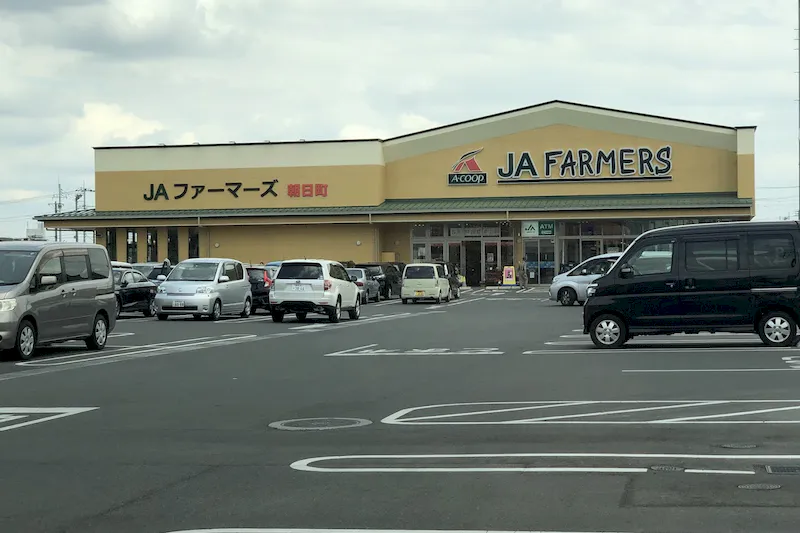 【JAファーマーズ朝日町店】食物販やプロモーションに利用可能な店頭軒下のスペースの画像