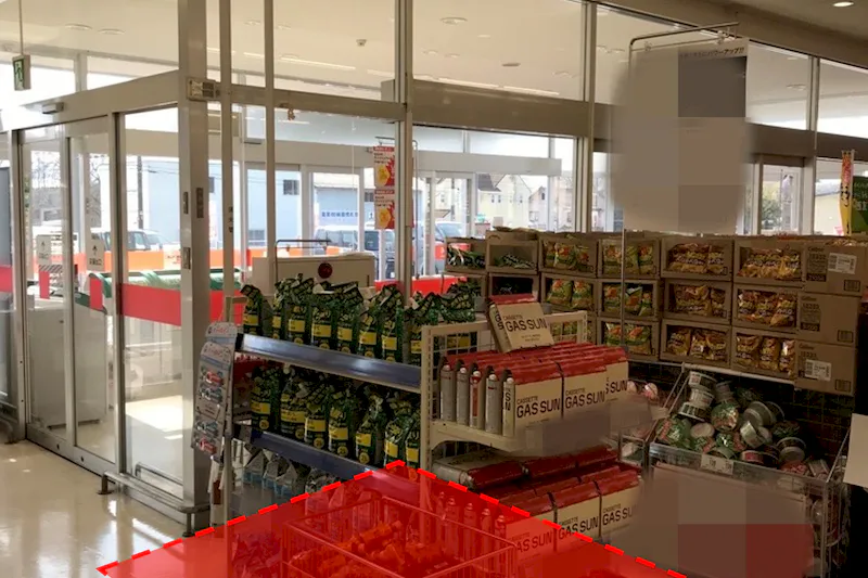 【西友　御代田店】レジ横入口前　プロモーション用途や物販、食物販のポップアップストアに最適なスーパー店内催事イベントスペース