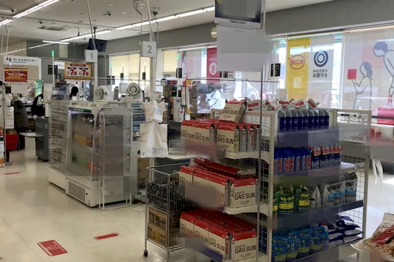 【西友　御代田店】レジ横入口前　プロモーション用途や物販、食物販のポップアップストアに最適なスーパー店内催事イベントスペース