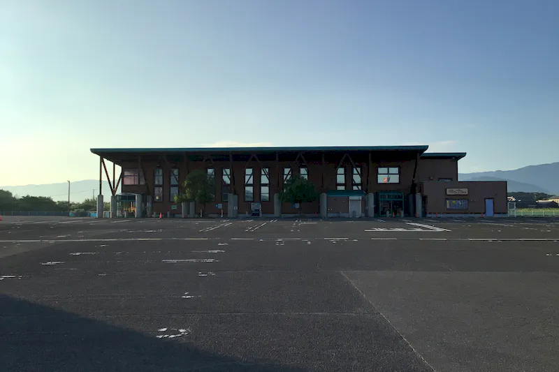 【ダイナム観音寺店｜割引キャンペーン実施中】キッチンカーやプロモーションに最適なアミューズメント施設のイベントスペース