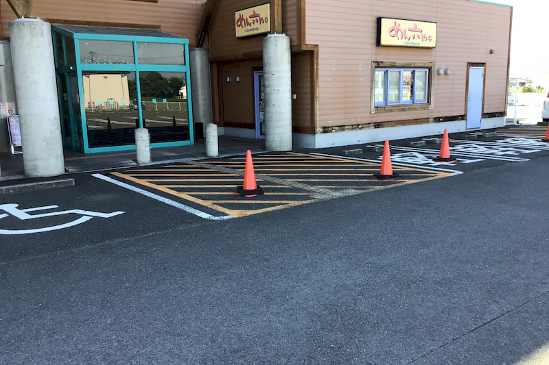 【ダイナム観音寺店｜割引キャンペーン実施中】キッチンカーやプロモーションに最適なアミューズメント施設のイベントスペース