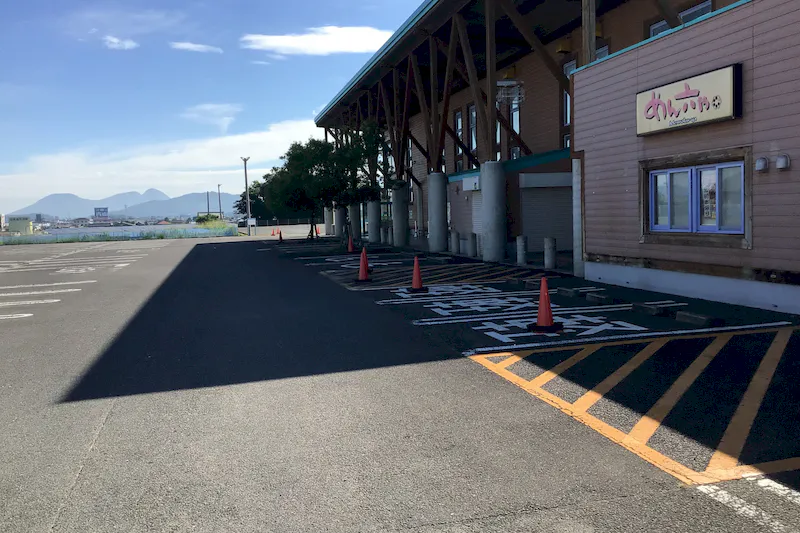 【ダイナム観音寺店｜割引キャンペーン実施中】キッチンカーやプロモーションに最適なアミューズメント施設のイベントスペース