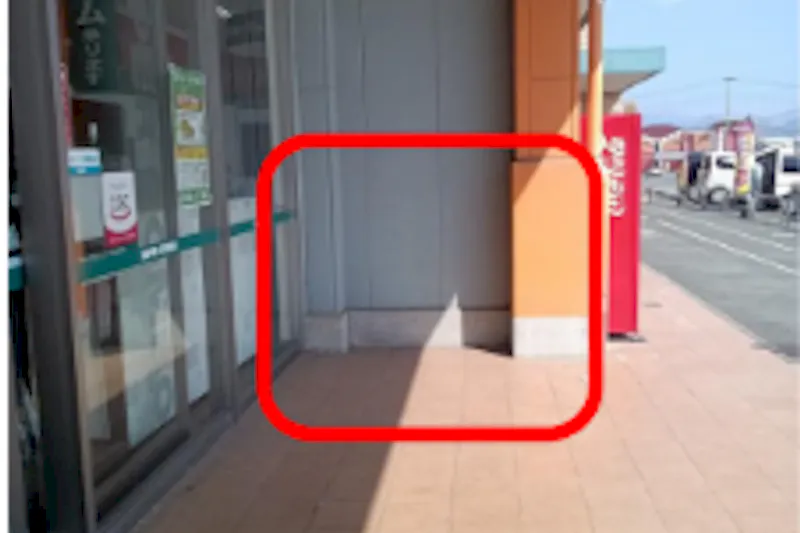 【HIヒロセスーパーコンボ菊陽店】プロモーションイベントに最適なホームセンターの食品側入口軒下（屋外）スペースの画像